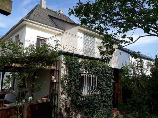 5-Zimmer-Maisonette-Wohnung mit gr. Balkon in Oestrich/ruhige Lage.