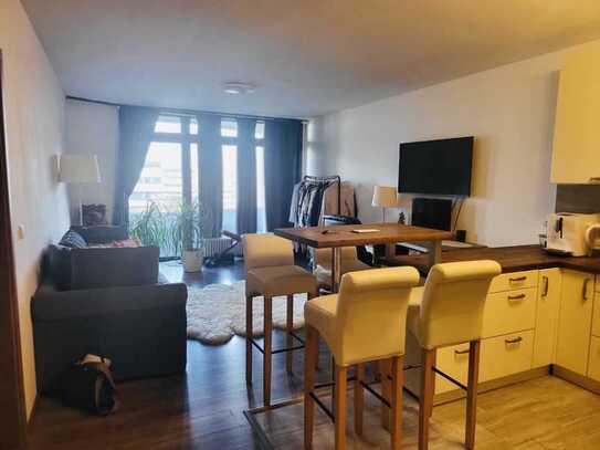 Exklusive 2-Zimmer-Wohnung mit gehobener Innenausstattung mit Balkon und Einbauküche in Mannheim