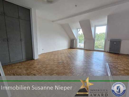 Tolle Dachgeschosswohnung mit Parkettboden, Marmorbad und Balkon in Gevelsberg - WE07