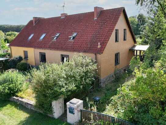 Idyllisch gelegenes Haus in naturnaher Lage mit großem Garten, Schwimmteich und Potenzial