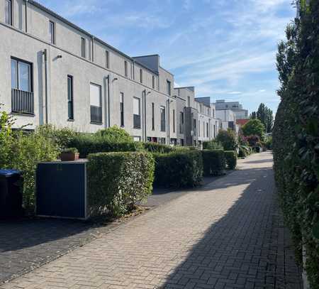 Helles Stadthaus in Plittersdorf nahe UN, Rhein, International School