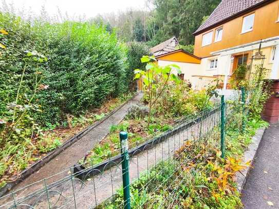 Historisches Bauernhaus mit Scheune, Nutzfläche ca. 125 m² inkl. Garage und Naturblick in Ohrnberg