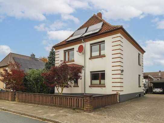 Zögern Sie nicht: Modernisiertes Einfamilienhaus mit traumhaften Badezimmer