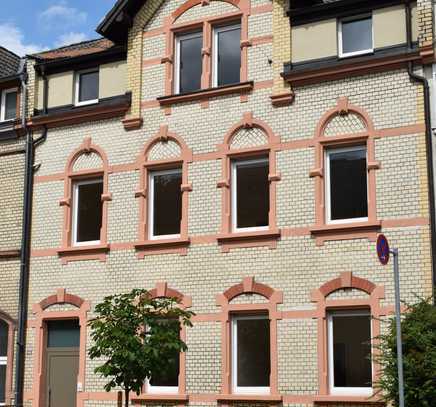 Moderne Wohnung mit Einbauküche und Balkon in Aschaffenburg