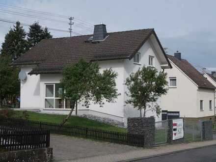 Einfamilienhaus mit Garage bietet Ruhe und Entspannung in grüner Oase - Dernbach - Nähe Montabaur