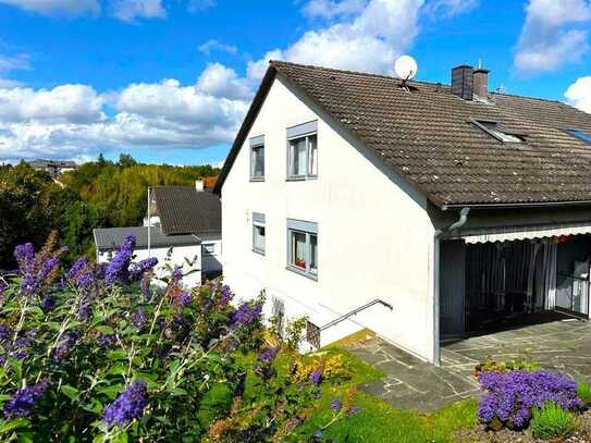 Moderne Doppelhaushälfte mit Einliegerwohnung und Gartenparadies - Ihre neue Wohlfühloase in Brett