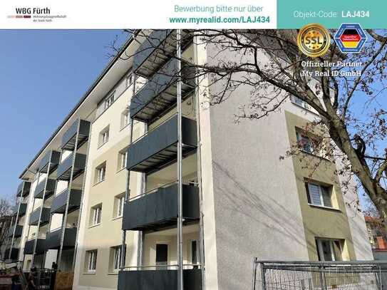 Modernisierte 4-Zimmer Wohnung mit großem Balkon und Aufzug