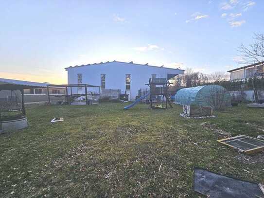 Preis VB ! Multifunktionshalle mit Anbaupotential +4 Zimmer Wohnung auf großem Grund