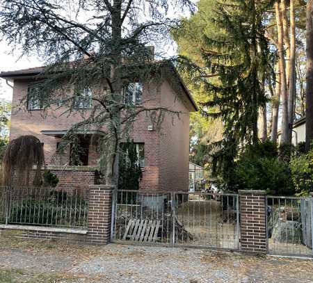 ***ACHTUNG PREISREDUZIERUNG!! Einfamilienhaus mit Potential in traumhafter Lage in Berlin-Frohnau***