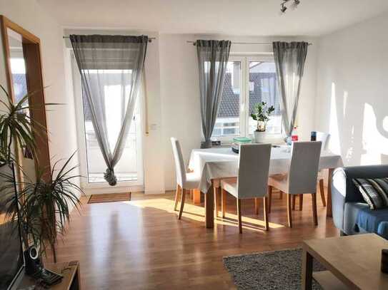 2 Zimmer-Wohnung mit Balkon und Einbauküche!!!