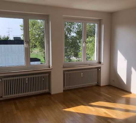 2 Zimmer - Wohnung mit Balkon in Düsseldorf- Unterbach zu vermieten.