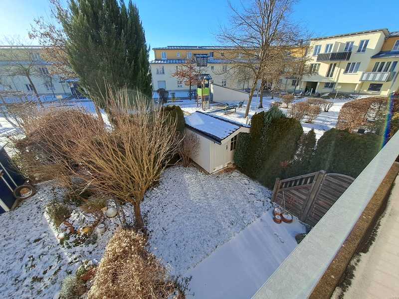 Wohnung mit Reihenendhaus-Charakter, provisionsfrei