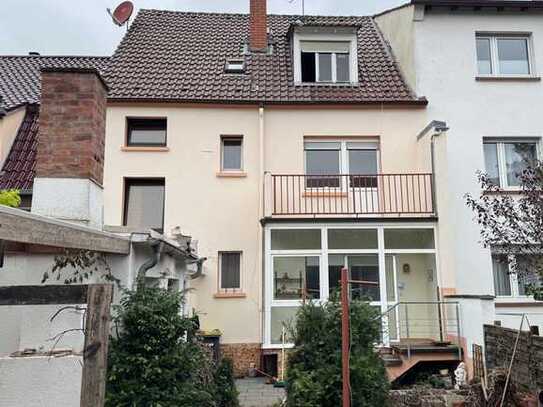 Solides Mehrfamilienhaus in Lu.-Friesenheim - Flexibles Wohnen für 1 bis 3 Familien