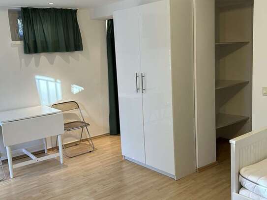 1-Raum-Souterrain-Wohnung in Düsseldorf