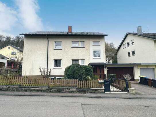 Mehrfamilienhaus mit wunderschönem Garten