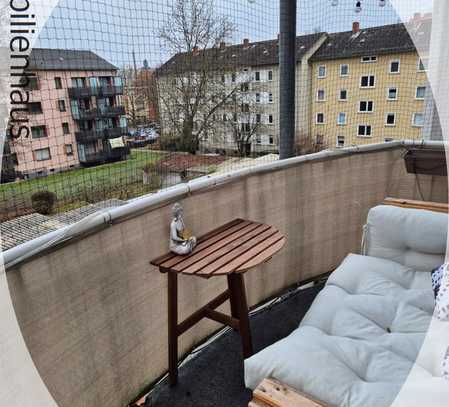 Gepflegte Altbauwohnung in Biebrich! Balkon und TGL-Bad!