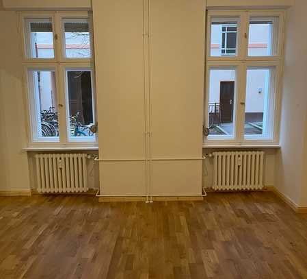 Modernisierte Singlewhg. mit Parkett Nähe Rathaus Neukölln!