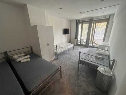 Hohenschönhausen: kleines MFH - genutzt als Wohnheim mit ca 360 m² zu VERKAUFEN - RENDITE 10 % +