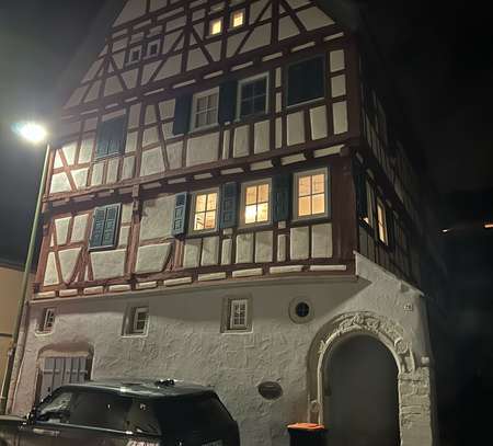 2,5 Zi.-Whg. (ca. 56qm - Bj. 1555 saniert in 2015) mit EBK und ohne Balkon in Leonberg