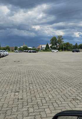 Stellfläche für Gewerbe oder Autoverkaufsplatz mit Lagerhalle und Büro