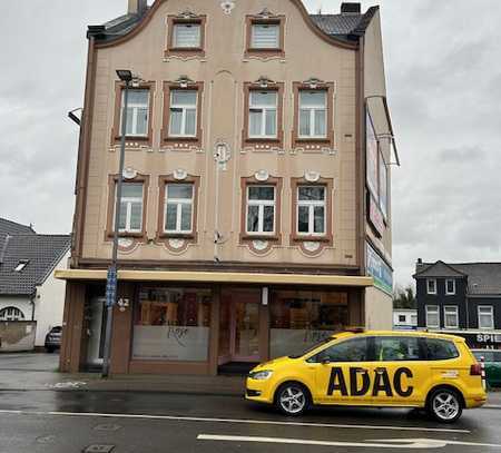 Ladenlokal mit Stellplätzen in zentraler Lage von Bergisch Gladbach