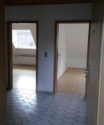 Gemütliche Dachgeschoss/Maisonette Wohnung (WG-geeignet)