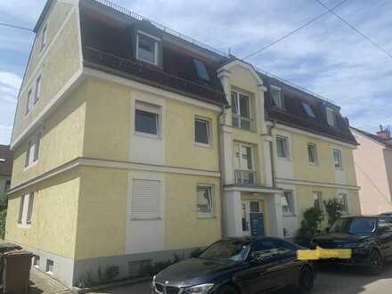 Schöne helle 2 Zimmer Wohnung mit großem Balkon in kleiner Anlage in Augsburg / Pfersee mit TG Platz