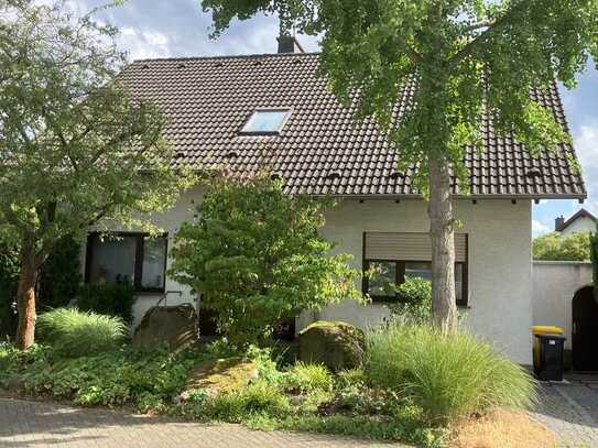 Gepflegtes Zweifamilienhaus mit Souterrain-Wohnung in ruhiger Wohnlage in Bad Neuenahr-Ahrweiler