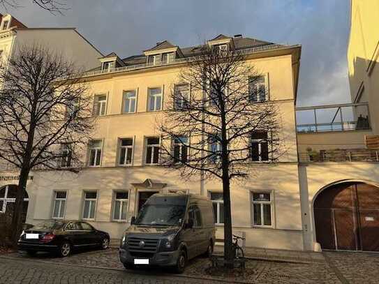 Designer Dachgeschoss-Maisonette-Wohnung mit Sauna und Terrassen