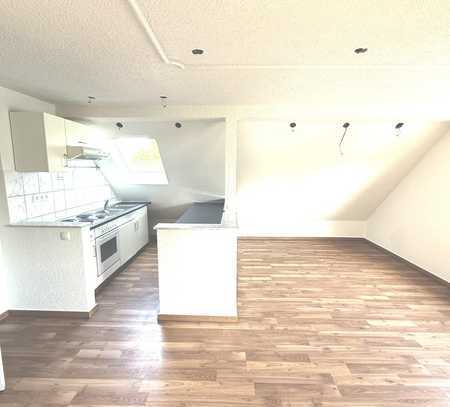 Top Dachgeschosswohnung mit ruhigem Gemeinschaftsgarten