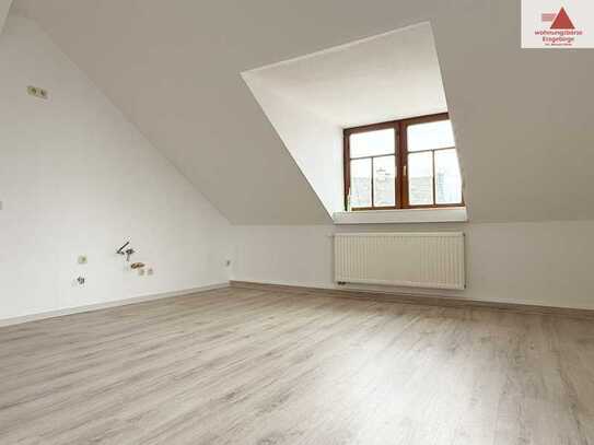 Gemütlich und modern - 2-Raum-Wohnung im Dachgeschoss - zentral und dennoch ruhig - Annaberg-B.