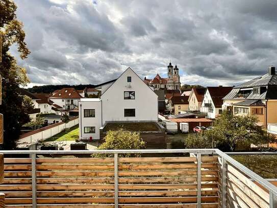 Erstbezug! Traumhafte Dachwohnung mit Basilika-Blick in zentraler und ruhiger Lage in Ottobeuren