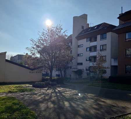 Stilvolle, Lichtdurchflutete 3-Zimmer- Loggia Wohnung mit Einzelgarage in Stuttgart Heumaden