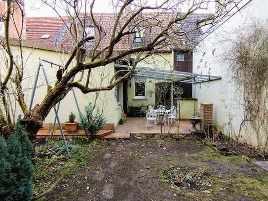 Historisches Stadthaus im Herzen von Frankenthal mit uneinsehbarem Garten (Provisionsfrei)