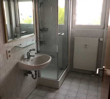 Geschmackvolle 4-Raum-Maisonette-Wohnung mit geh. Innenausstattung mit EBK in Garching bei München