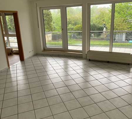 Helle, modernisierte 3- Zimmer Wohnung im Grünen
