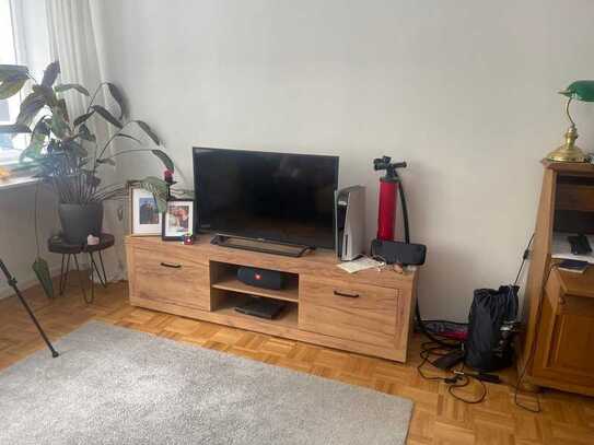 Nur Bewerber, die Möbel kaufen wollen (4000€) 2 Zimmer Wohnung in Charlottenburg