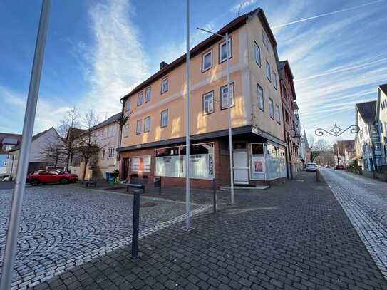 Einfamilienhaus mit Ladenfläche (Café) in zentraler Lage