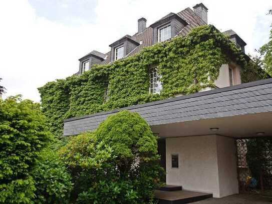 Imposante Fabrikantenvilla mit der Eleganz vergangener Zeiten