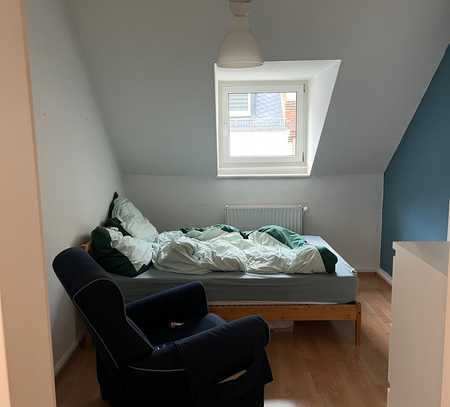 Zentral: Gemütliche 3-Zimmer-DG-Wohnung in Wiesbaden