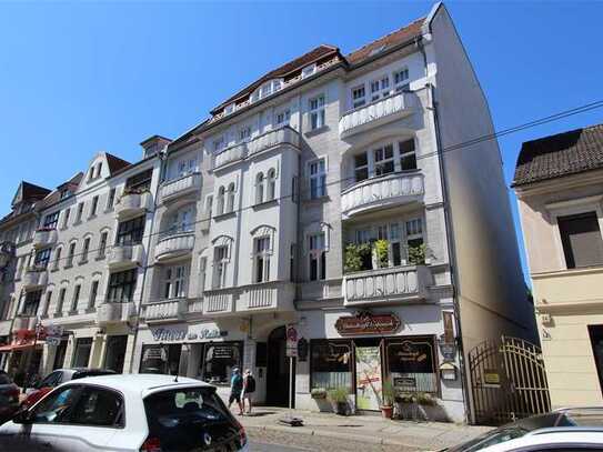Komplett saniert! Großzügige 3-Zimmer-Wohnung im DG!
