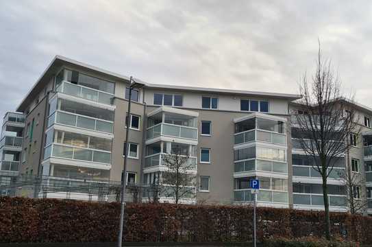 Stylische vollmöblierte 2-Zi. Wohnung mit großem Balkon für tollen Blick auf Taunus und EBK in FFM