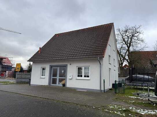 Günstiges 5-Raum-Haus mit Keller & EBK in Wedemark-Berkhof