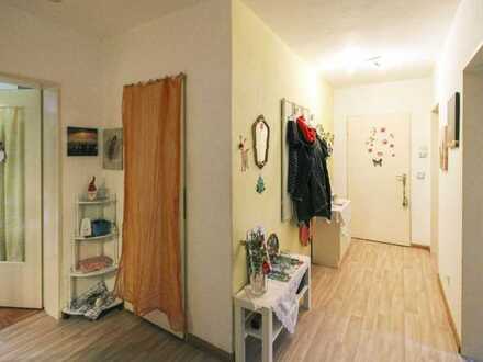 Vermietet 3-Zimmer-Wohnung inkl. TG-Stellplatz und Balkon mit Markise in zentrumsnaher Lage