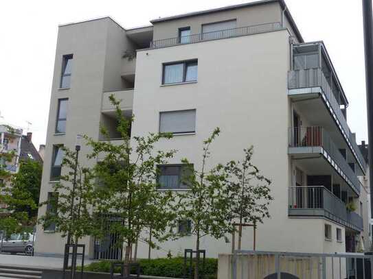 Giessen Zentrum: Helles 1-Zi. Appartement m. Balkon, Einbauk., Tageslichtbad, Aufzug, TG Stellplatz