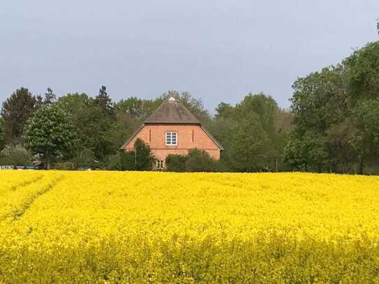 Traumhaftes Grundstück in direkter Wassernähe mit historischem Charme und modernen Annehmlichkeiten