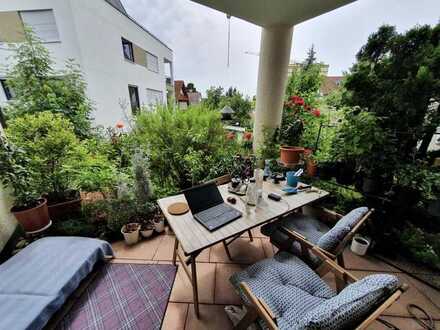 Helle, freundliche & renovierte zweieinhalb Zimmerwohnung, Balkon und neuer EBK in Sindelfingen