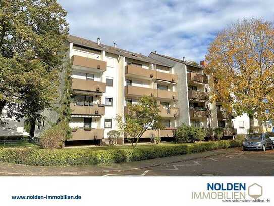 ***KOMFORTABLES WOHNEN - MIT ÜBERDACHTEM BALKON - UND CARPORT-STELLPLATZ ***