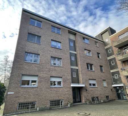 Exklusive 2-Raum-Hochparterre-Wohnung mit Balkon in Düsseldorf