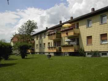 Große, helle 4-Zimmer-Wohnung mit Balkon